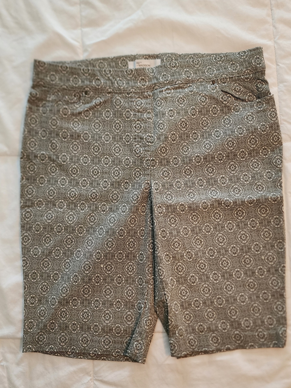 89th & Madison Olive Green Printed Stretch Bermuda Shorts